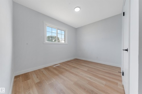 12023 137 Avenue Nw, Edmonton, AB - Indoor Photo Showing Other Room