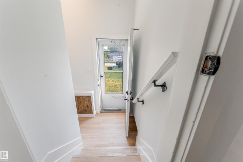 12023 137 Avenue Nw, Edmonton, AB - Indoor Photo Showing Other Room