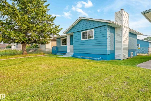 12023 137 Avenue Nw, Edmonton, AB - Outdoor