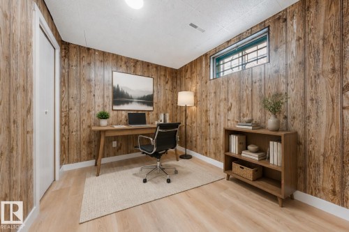12023 137 Avenue Nw, Edmonton, AB - Indoor Photo Showing Office