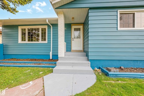 12023 137 Avenue Nw, Edmonton, AB - Outdoor