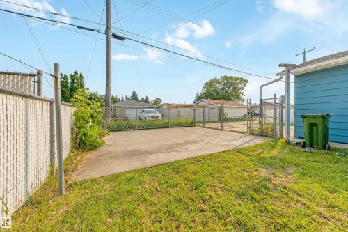 12023 137 Avenue Nw, Edmonton, AB - Outdoor