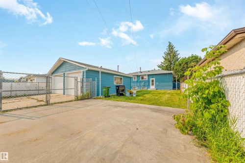 12023 137 Avenue Nw, Edmonton, AB - Outdoor