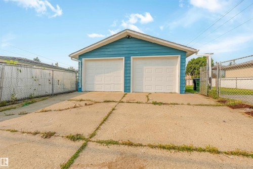 12023 137 Avenue Nw, Edmonton, AB - Outdoor