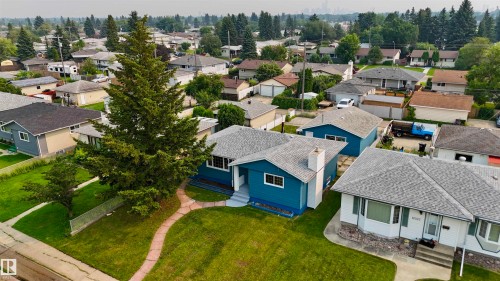 12023 137 Avenue Nw, Edmonton, AB - Outdoor
