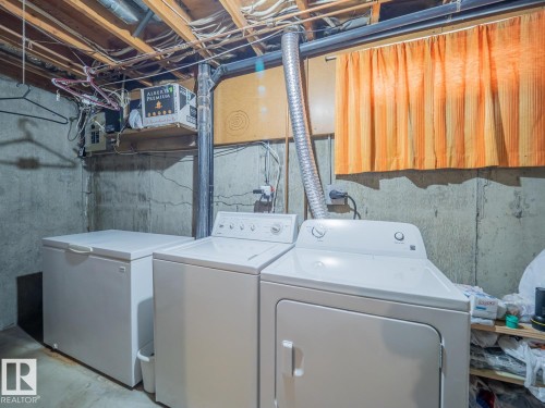 5647 137 Avenue Nw, Edmonton, AB - Indoor Photo Showing Laundry Room