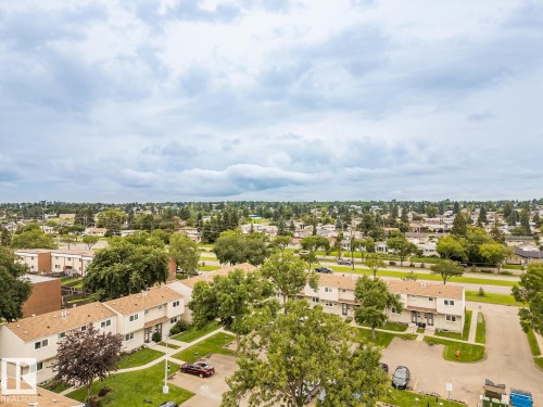 5647 137 Avenue Nw, Edmonton, AB - Outdoor With View