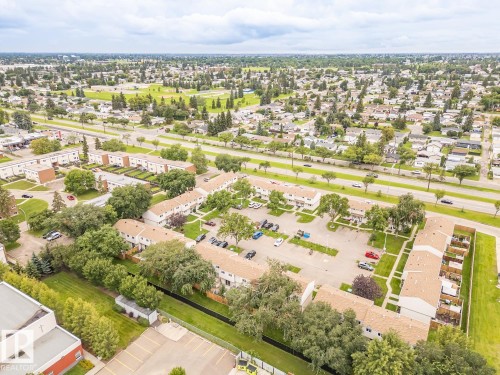 5647 137 Avenue Nw, Edmonton, AB - Outdoor With View