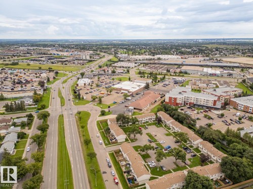 5647 137 Avenue Nw, Edmonton, AB - Outdoor With View