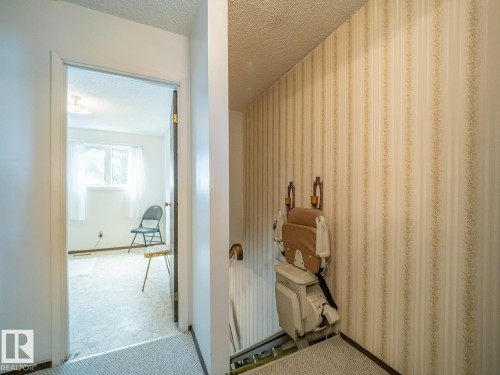 5647 137 Avenue Nw, Edmonton, AB - Indoor Photo Showing Other Room