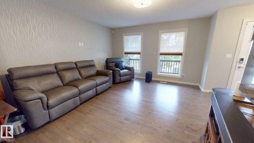 821 36A Avenue Nw, Edmonton, AB - Indoor Photo Showing Living Room