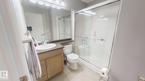 821 36A Avenue Nw, Edmonton, AB - Indoor Photo Showing Bathroom
