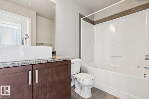 #808 10238 103 St Nw, Edmonton, AB - Indoor Photo Showing Bathroom