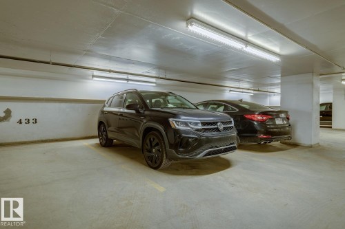 #808 10238 103 St Nw, Edmonton, AB - Indoor Photo Showing Garage