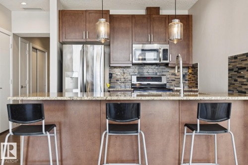 #808 10238 103 St Nw, Edmonton, AB - Indoor Photo Showing Kitchen With Upgraded Kitchen