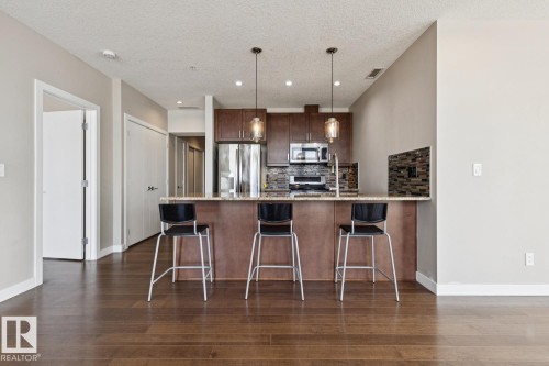 #808 10238 103 St Nw, Edmonton, AB - Indoor Photo Showing Kitchen With Upgraded Kitchen