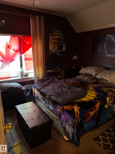 Additional content - 11147 97 Street Nw, Edmonton, AB - Indoor Photo Showing Bedroom