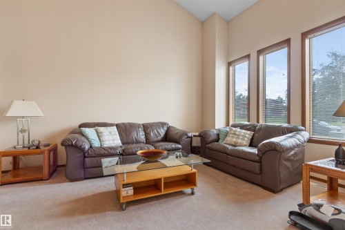 4705 Beckett Rd, Drayton Valley, AB - Indoor Photo Showing Living Room