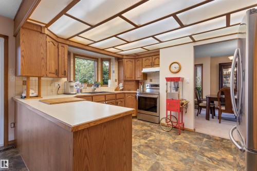 4705 Beckett Rd, Drayton Valley, AB - Indoor Photo Showing Kitchen