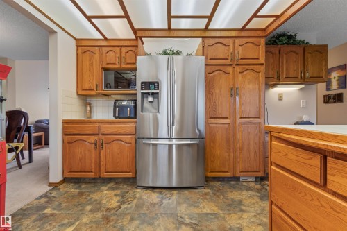 4705 Beckett Rd, Drayton Valley, AB - Indoor Photo Showing Kitchen