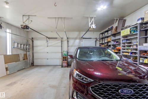 4705 Beckett Rd, Drayton Valley, AB - Indoor Photo Showing Garage