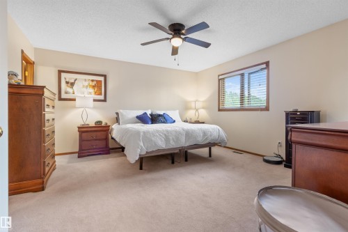 4705 Beckett Rd, Drayton Valley, AB - Indoor Photo Showing Bedroom