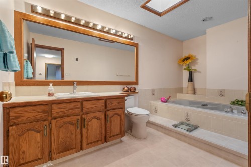 4705 Beckett Rd, Drayton Valley, AB - Indoor Photo Showing Bathroom
