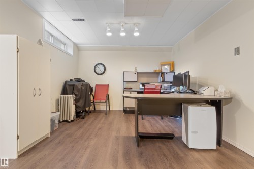 4705 Beckett Rd, Drayton Valley, AB - Indoor Photo Showing Other Room