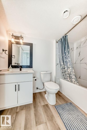 17764 73 Street Nw, Edmonton, AB - Indoor Photo Showing Bathroom