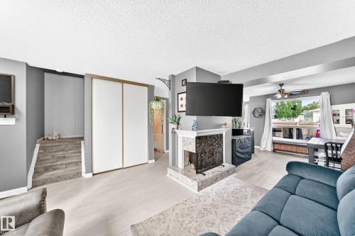 #30 1651 46 St Nw, Edmonton, AB 