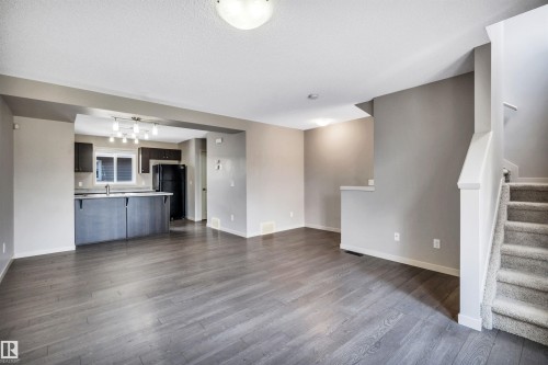 #33 1816 Rutherford Rd Sw, Edmonton, AB - Indoor Photo Showing Kitchen