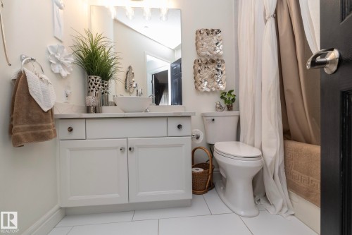 #304 14 Mission Av, St. Albert, AB - Indoor Photo Showing Bathroom