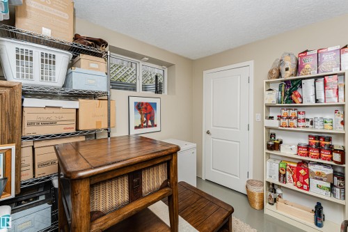 11009 131 Street Nw, Edmonton, AB - Indoor