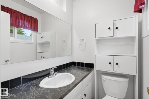 14 Brampton Street, Spruce Grove, AB - Indoor Photo Showing Bathroom
