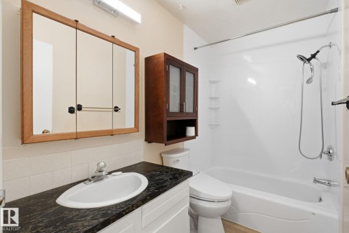 14 Brampton Street, Spruce Grove, AB - Indoor Photo Showing Bathroom