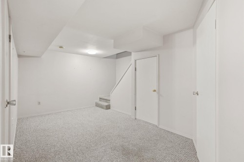 14 Brampton Street, Spruce Grove, AB - Indoor Photo Showing Other Room