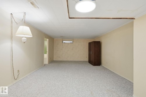 14 Brampton Street, Spruce Grove, AB - Indoor Photo Showing Other Room