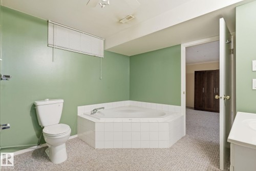 14 Brampton Street, Spruce Grove, AB - Indoor Photo Showing Bathroom