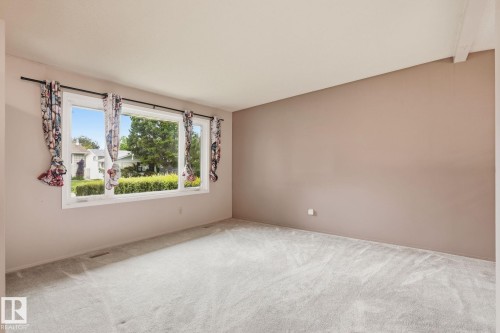 14 Brampton Street, Spruce Grove, AB - Indoor Photo Showing Other Room