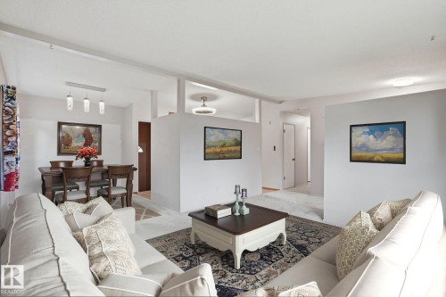 14 Brampton Street, Spruce Grove, AB - Indoor Photo Showing Living Room