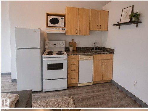 #807 10024 Jasper Av Nw, Edmonton, AB - Indoor Photo Showing Kitchen