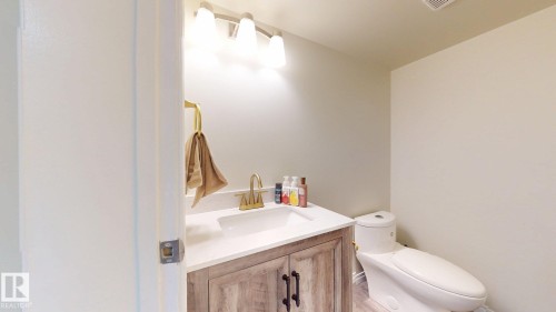 #45 4403 Riverbend Rd Nw, Edmonton, AB - Indoor Photo Showing Bathroom