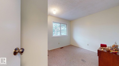 #45 4403 Riverbend Rd Nw, Edmonton, AB - Indoor Photo Showing Other Room