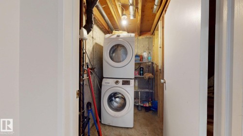 #45 4403 Riverbend Rd Nw, Edmonton, AB - Indoor Photo Showing Laundry Room