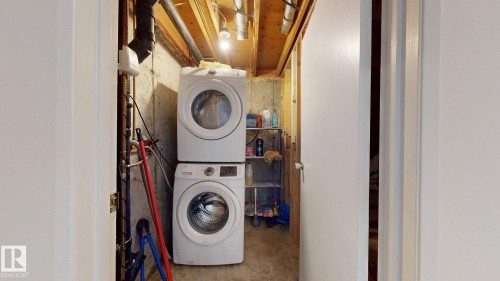 #45 4403 Riverbend Rd Nw, Edmonton, AB - Indoor Photo Showing Laundry Room