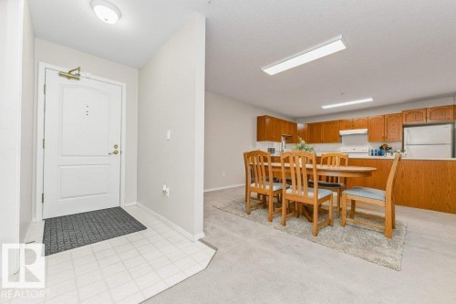 #208 10421 42 Av Nw, Edmonton, AB - Indoor