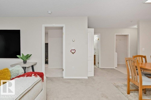 #208 10421 42 Av Nw, Edmonton, AB - Indoor