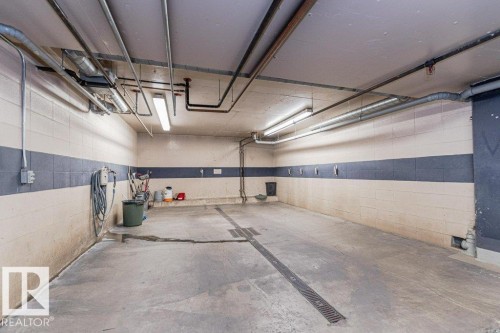 #208 10421 42 Av Nw, Edmonton, AB - Indoor Photo Showing Garage
