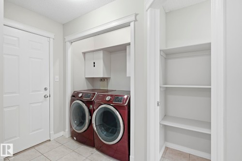 10719 8 Avenue Sw, Edmonton, AB - Indoor Photo Showing Laundry Room