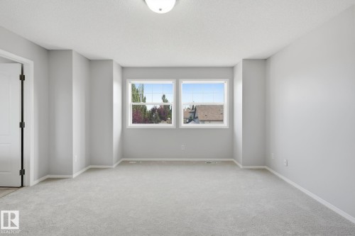 10719 8 Avenue Sw, Edmonton, AB - Indoor Photo Showing Other Room